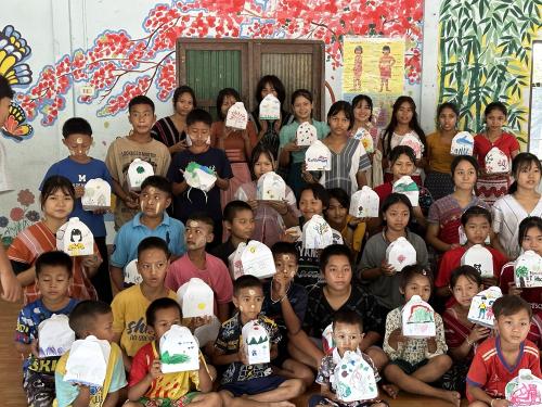 ミャンマー避難民の子供達と、お絵描き大会を開催